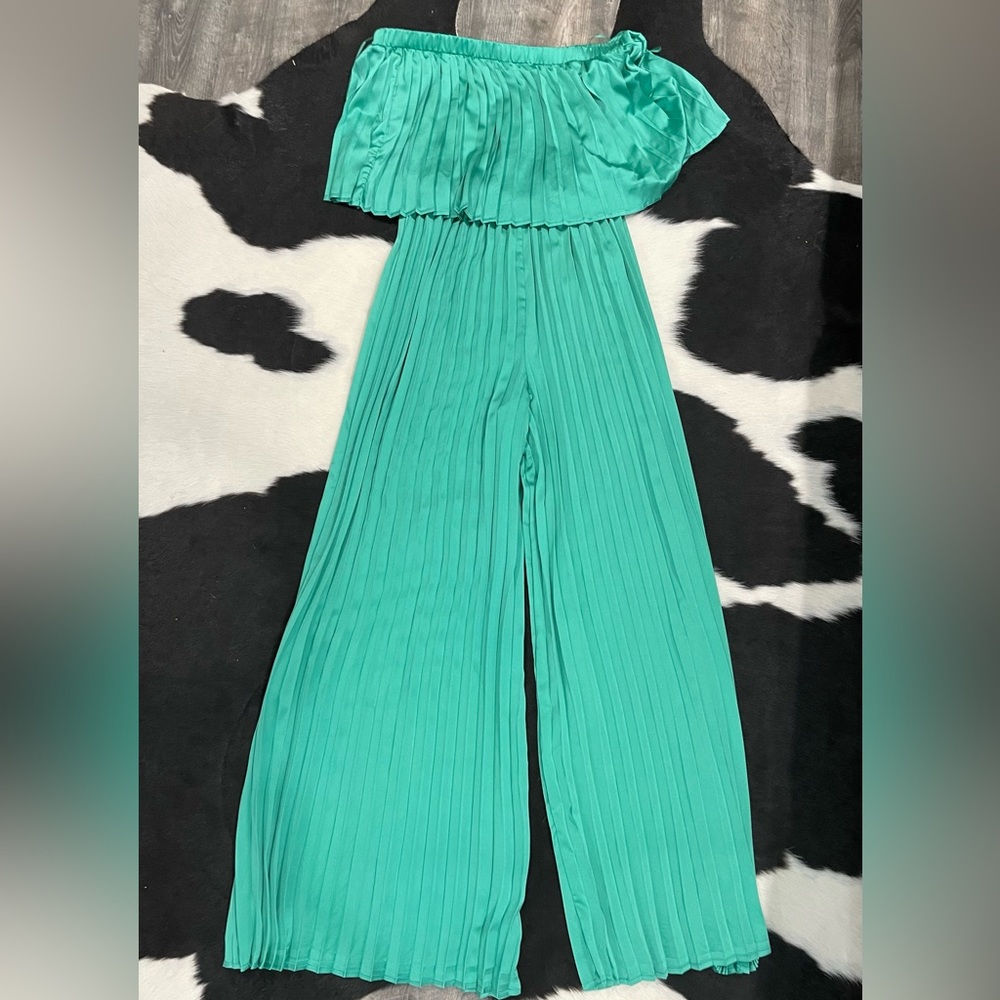 Chic Off-Shoulder Green Jumpsuit